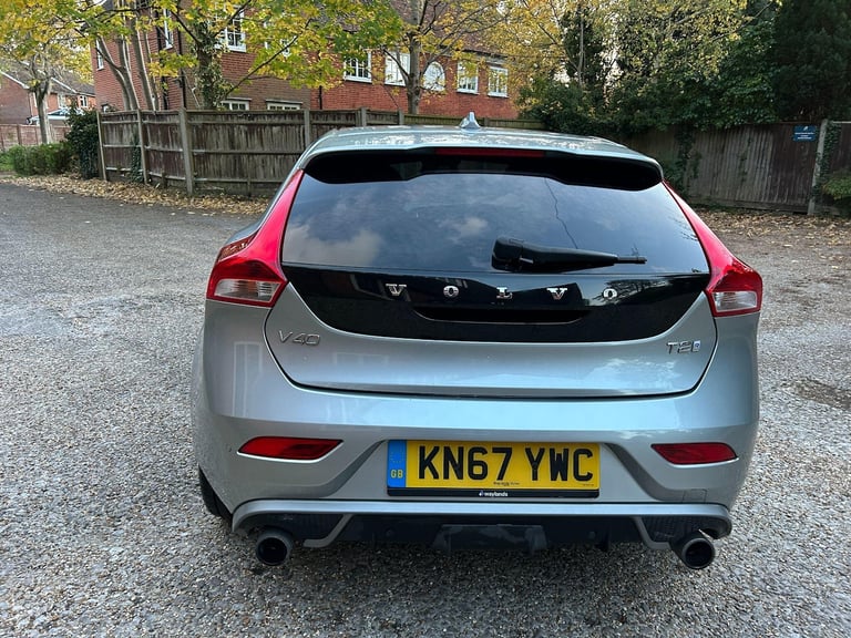 2017 Volvo V40 2.0 T2 R-Design Euro 6 (s/s) 5dr HATCHBACK Petrol Manual