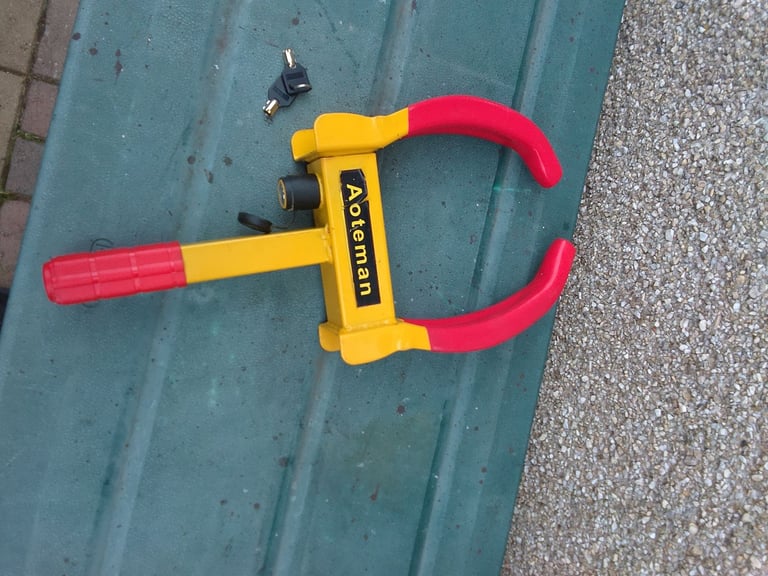 Wheel clamp
