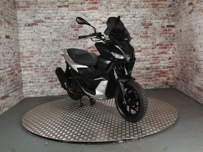 APRILIA SR - 2024 Petrol Automatic in Black