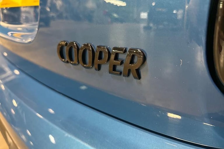 2022 MINI Hatch 1.5 Cooper Sport 5dr Auto HATCHBACK PETROL Automatic