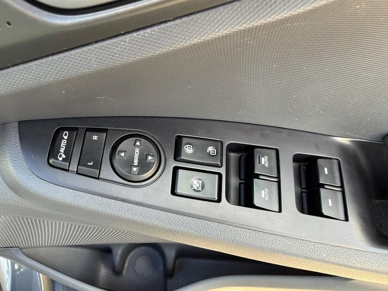 2018 Hyundai IONIQ 1.6 h-GDi Premium DCT Euro 6 (s/s) 5dr HATCHBACK Petrol/Electric Hybrid Automatic