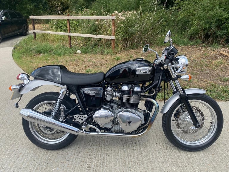 TRIUMPH THRUXTON 865, 2005, 2,793 MILES, ONE OWNER FROM NEW, VERY CLEAN BIKE.