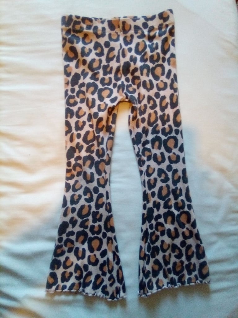 GIRLS FOOTWEAR AND CLOTHES