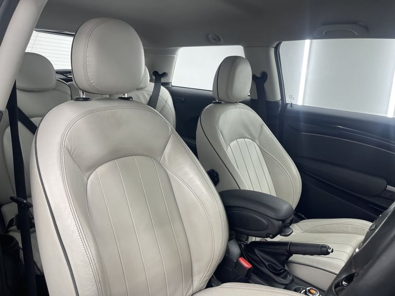 2019 MINI Hatch 1.5 Cooper Exclusive Hatchback 3dr Petrol Manual Euro 6 (s/s) (136 ps) Hatchback ...