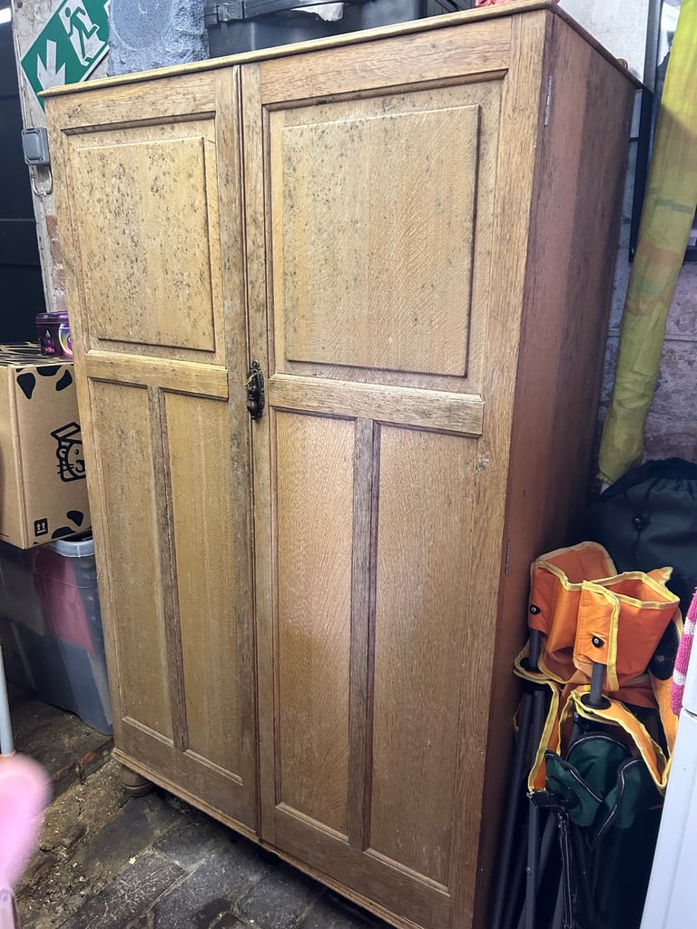 Vintage gentlemen’s wardrobe 