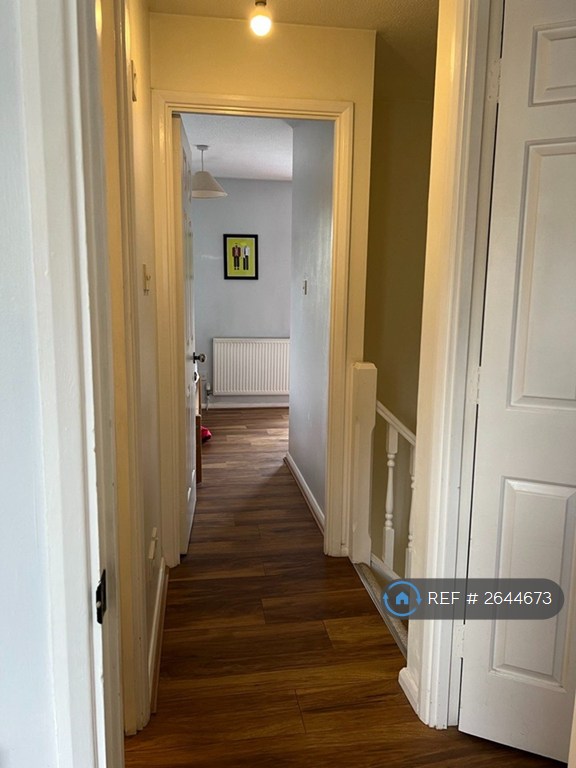 3 bedroom flat in Bywater Place, London, SE16 (3 bed) (#2644673)