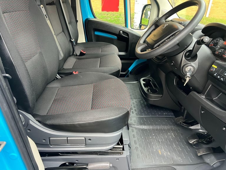 2022 Peugeot Boxer 2.2 BlueHDi 335 S Platform Cab L3 Euro 6 (s/s) 2dr Luton Diesel Manual