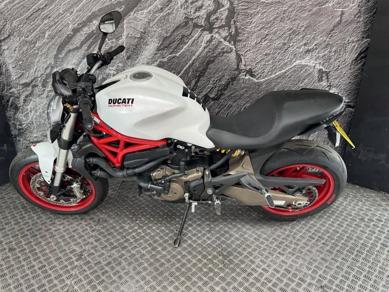 DUCATI MONSTER 821 2014