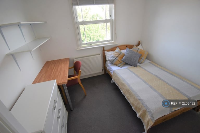 7 bedroom house in Addington Road, Reading, RG1 (7 bed) (#2263492)