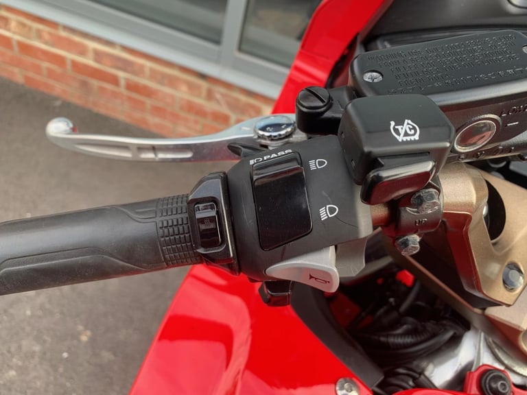 Honda VFR 800 - 2 YEAR WARRANTY 
