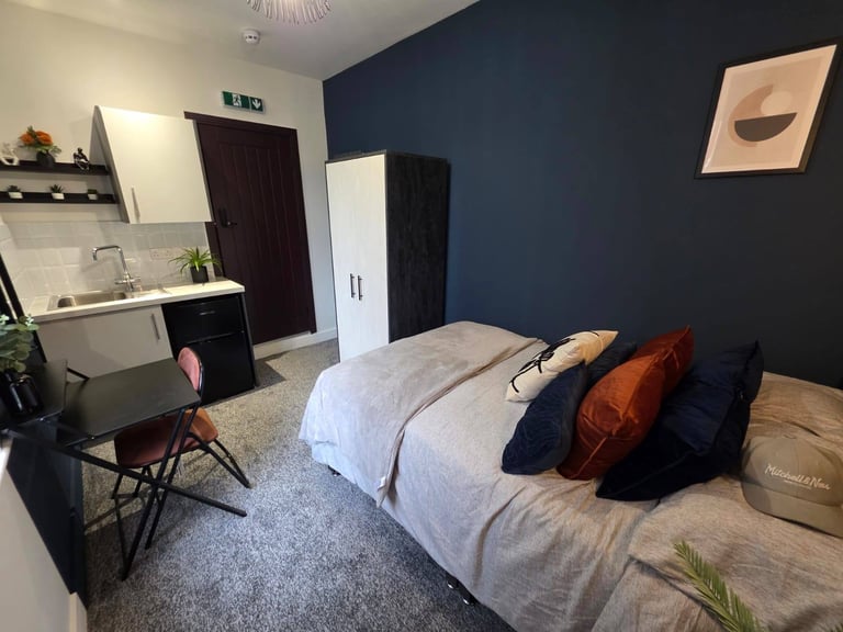 image for LUXURY BRAND NEW en-suite rooms in the Luton town centre - AVAILABLE NOW 