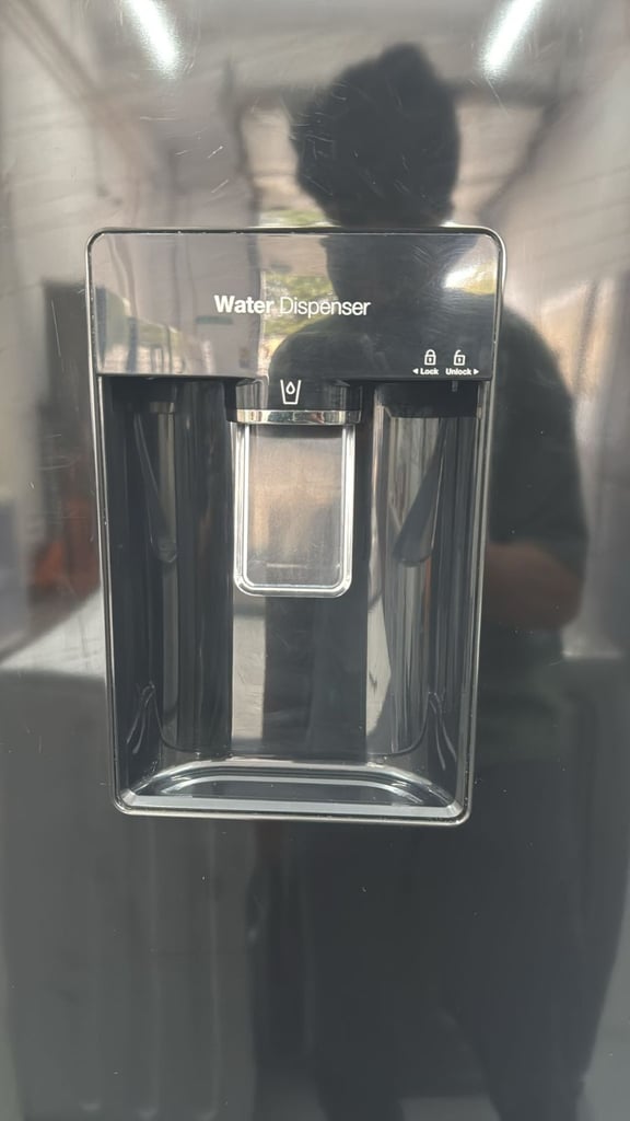 Samsung 70/30 Fridge Freezer with Chilled Water Dispenser – Free Delivery Within 24hr