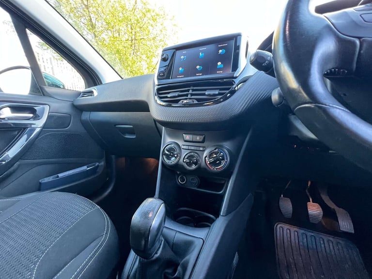 2017 Peugeot 208 1.2 PureTech Allure Premium Hatchback 5dr Petrol Manual Euro 6 (s/s) (82 ps Hatc...