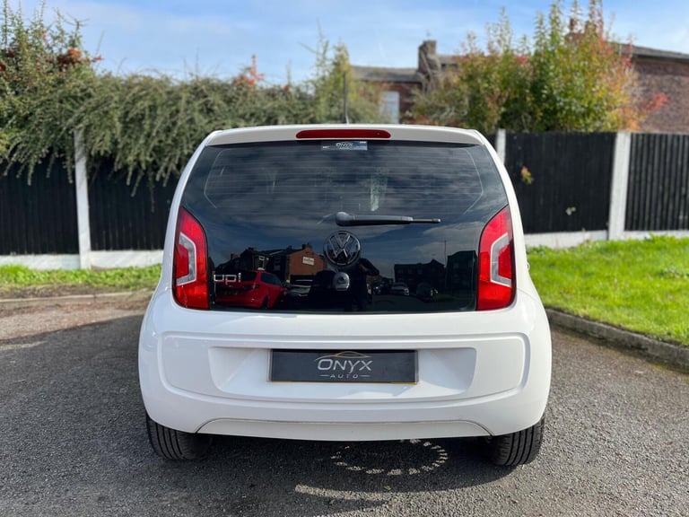 2015 Volkswagen up! 1.0 High up! Euro 5 5dr HATCHBACK Petrol Manual