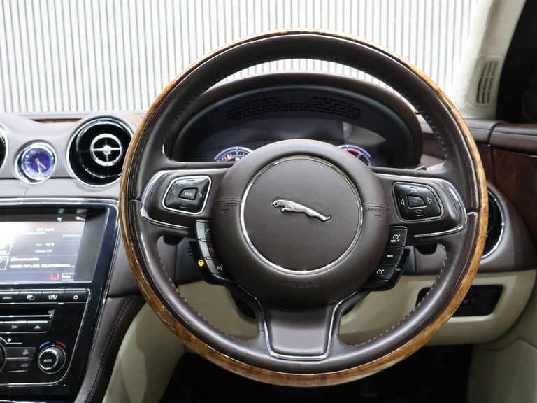 2010 Jaguar XJ 3.0d V6 Portfolio 4dr Auto SALOON DIESEL Automatic