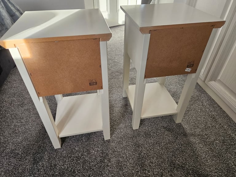 Wooden Bedside Tables in white (Pair)