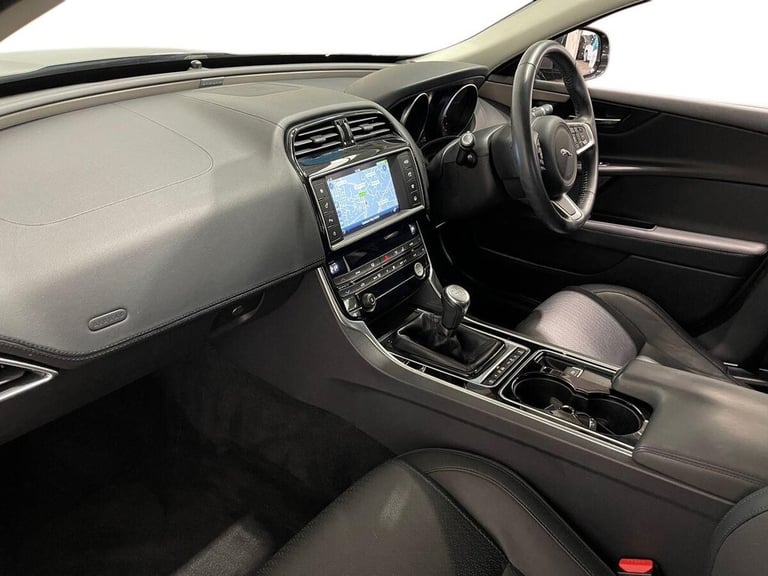 2018 Jaguar XE 2.0d Portfolio Saloon 4dr Diesel Manual Euro 6 (s/s) (180 ps) Saloon Diesel Manual