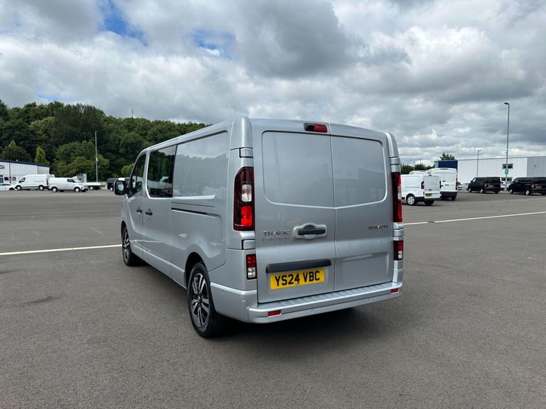 2024 Renault Trafic 2.0 dCi Blue 30 Extra Sport Crew Van EDC LWB Euro 6 (s/s) 6dr WINDOW VAN Dies...