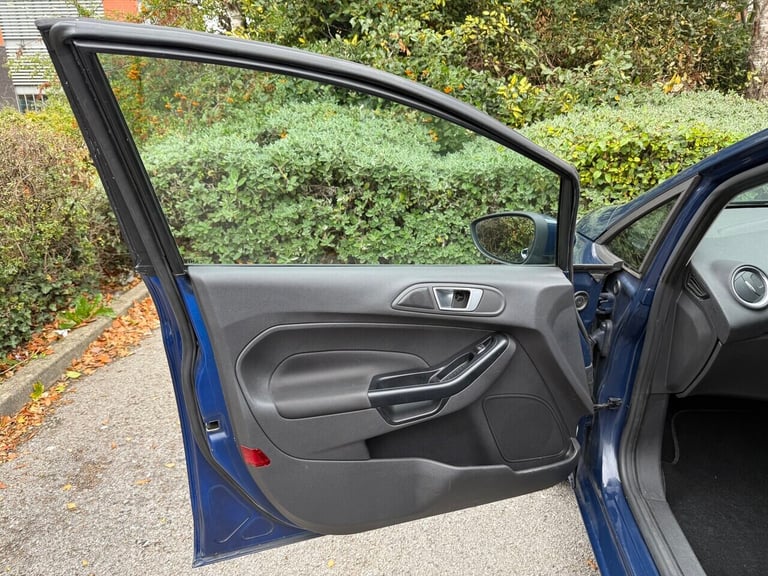 2014 Ford Fiesta 1.25 Style 5dr HATCHBACK PETROL Manual