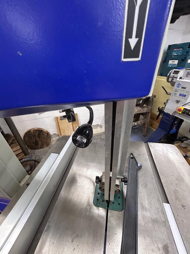 Charnwood B350 Woodworking Bandsaw with Wheeled Stand, And 4 Blades