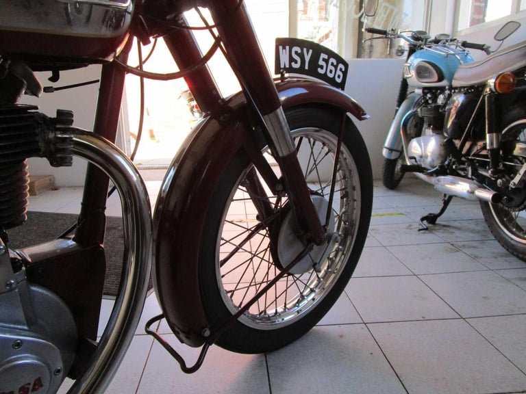 BSA B31 350 CC CLASSIC MOTORCYCLE