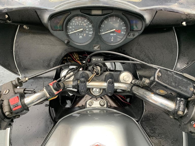HONDA NT 650 V-4 DEAUVILLE PROJECT BIKE HPI CLEAR
