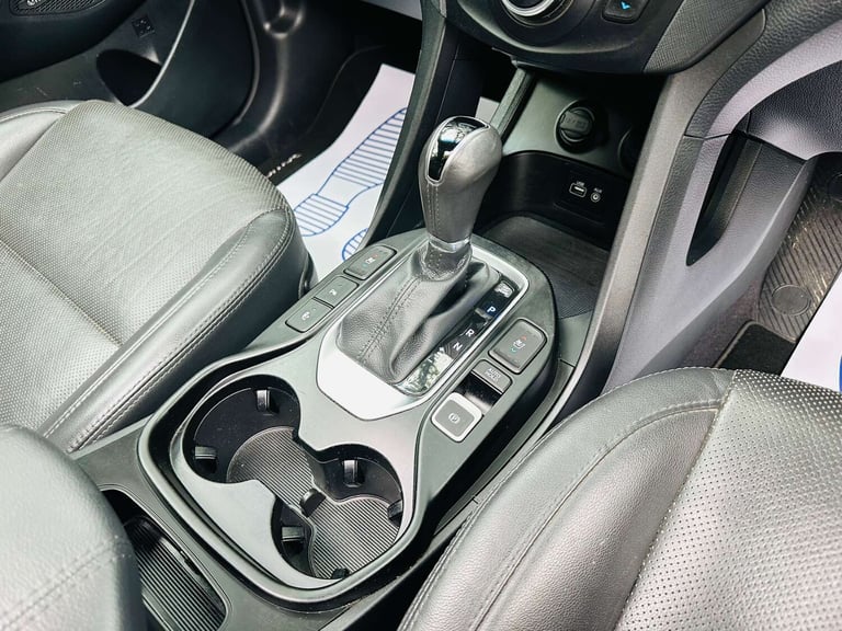 2016 Hyundai Santa Fe 2.2 Santa Fe Premium SE Blue Drive CRDi Auto 4WD 5dr SUV Diesel Automatic