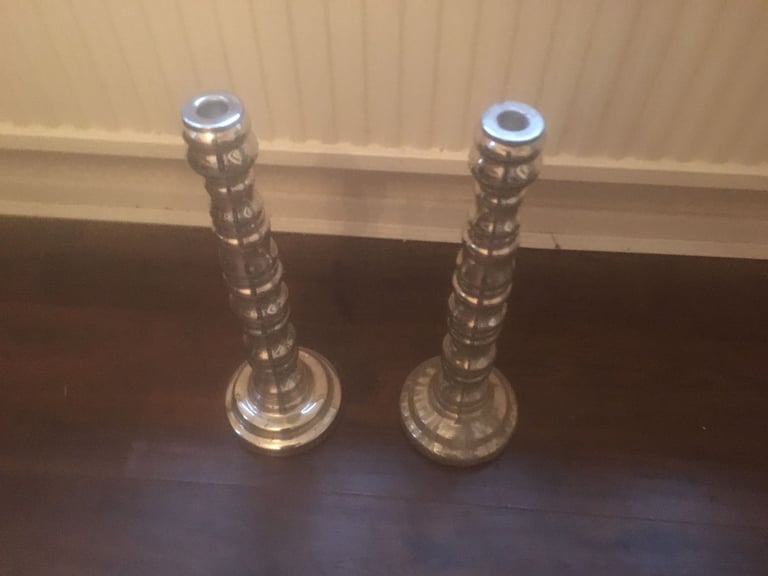 3 x LOMBOK Candlestick Holders Silver. I think they are made of glass.