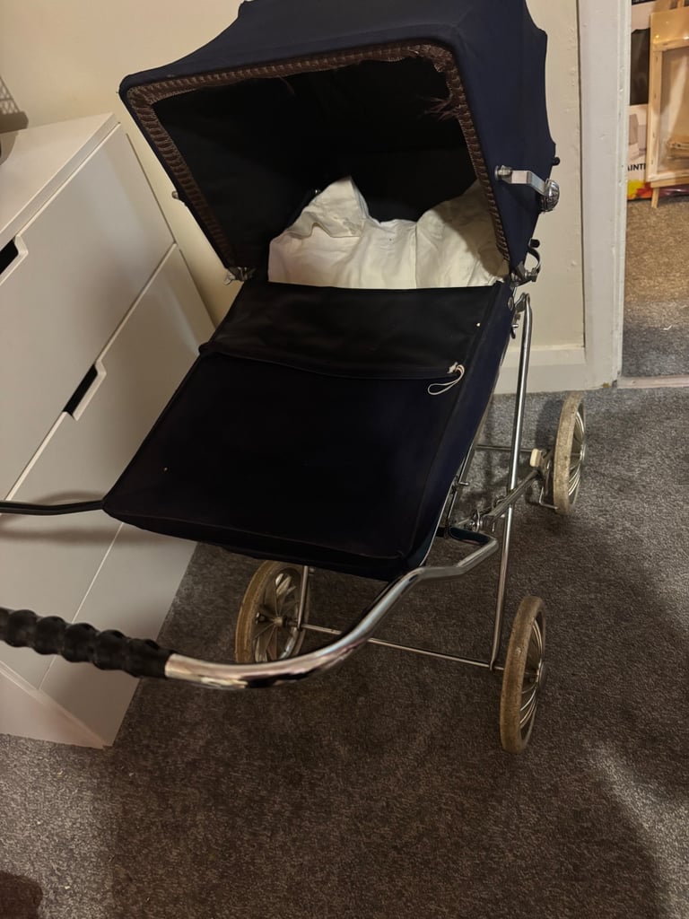 Vintage Silver Cross Children’s Dolls Pram, around 1970’s