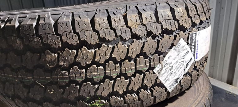 2 x NEW Goodyear Wrangler All-Terrain Adventure 255/60 R20 H (113) Tyres for LANDROVER DEFENDER