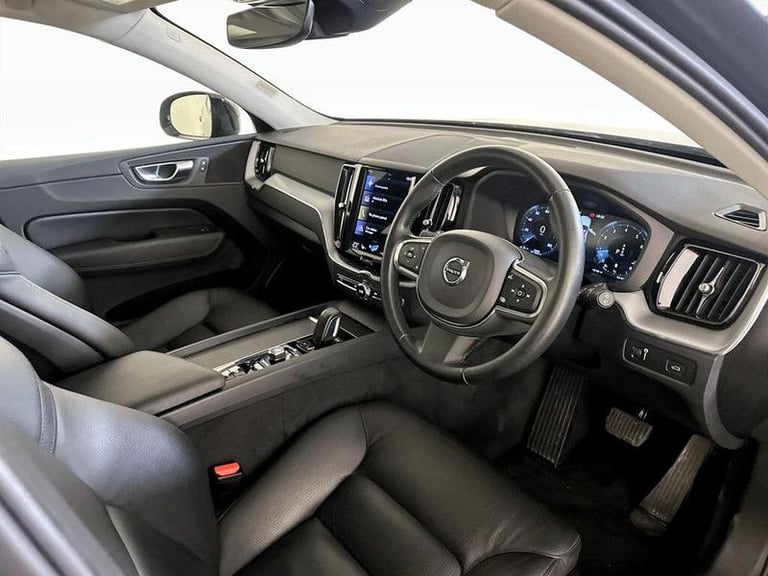 2020 Volvo XC60 2.0 B5 MHEV Momentum Auto Euro 6 (s/s) 5dr Automatic SUV Hybrid Automatic