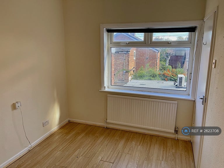 1 bedroom flat in Wilmslow Road, Handforth, Wilmslow, SK9 (1 bed) (#2623708)