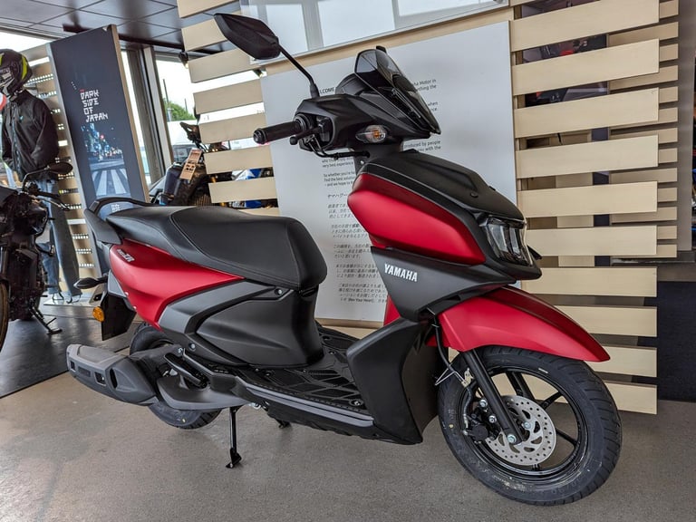 NEW Yamaha RayZR 125 Learner Legal Scooter. (Red) JUST £2,500 (No Admin Fees)