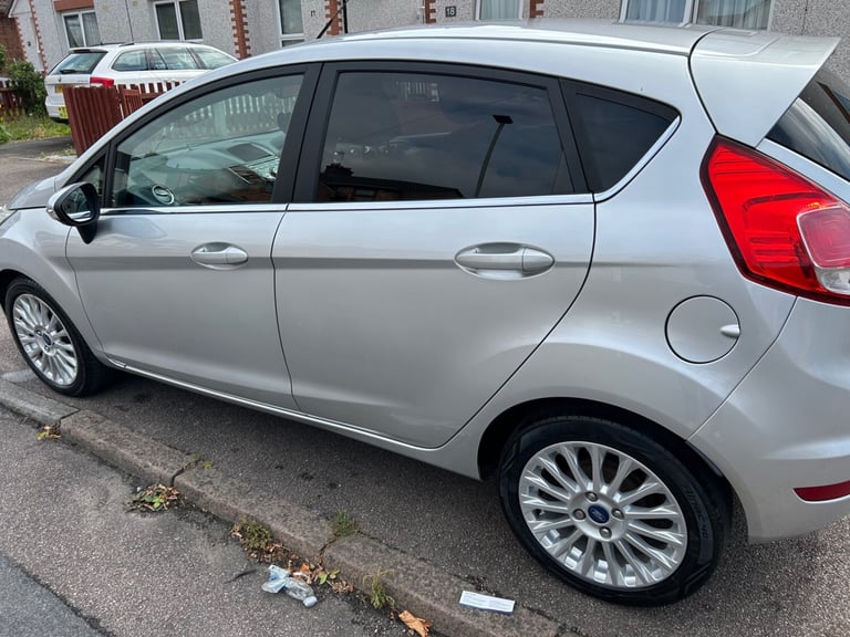 2013 Ford Fiesta 1.0 EcoBoost Titanium 5dr HATCHBACK Petrol Manual