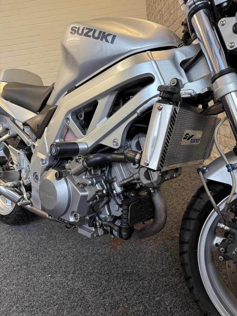 2003 Suzuki SV1000 Unfaired Naked - just 16k - 12 month mot -Stunning condition 