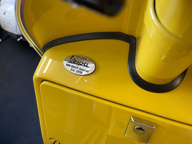 VESPA PAGGIO PX 125 number 204 Ron Daley special 
