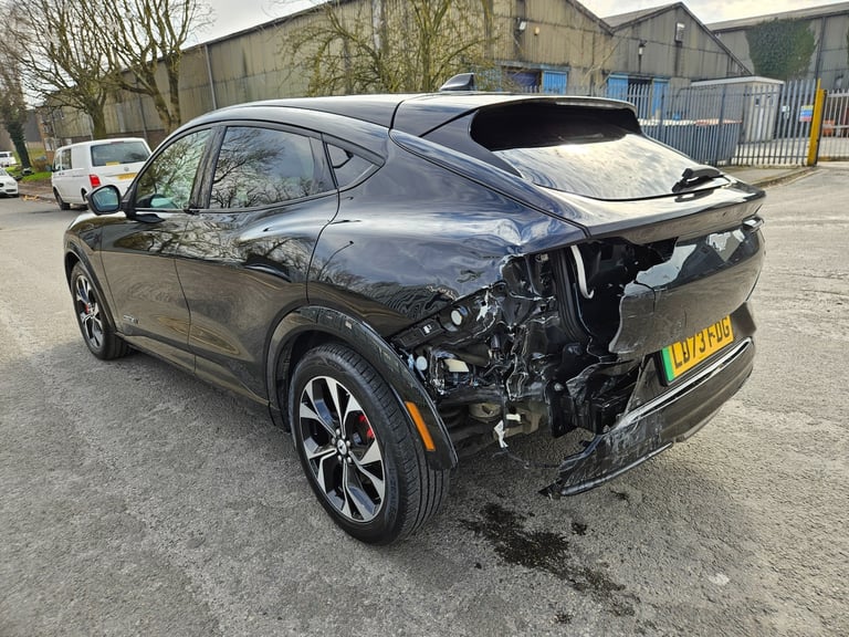 2023 73 Ford Mustang MACHE-E 216kW Extended Range 91kWh RWD Auto Damaged Salvage