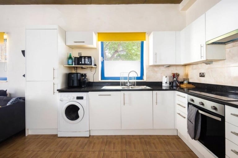 3 bed flat next to Broadway market 