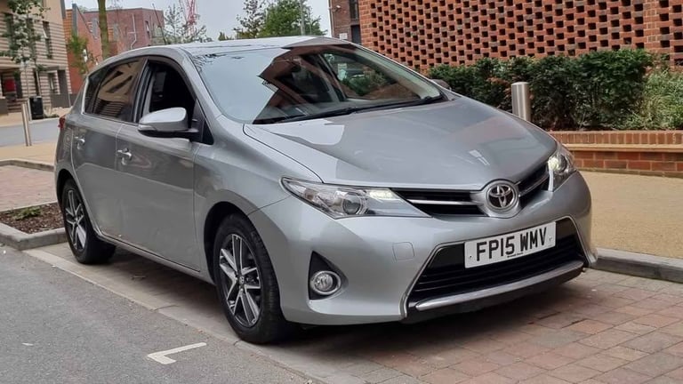 Toyota Auris 1.6 V-Matic Icon Plus Euro 5 | 5-Door Hatchback | ULEZ Compliant | Long MOT