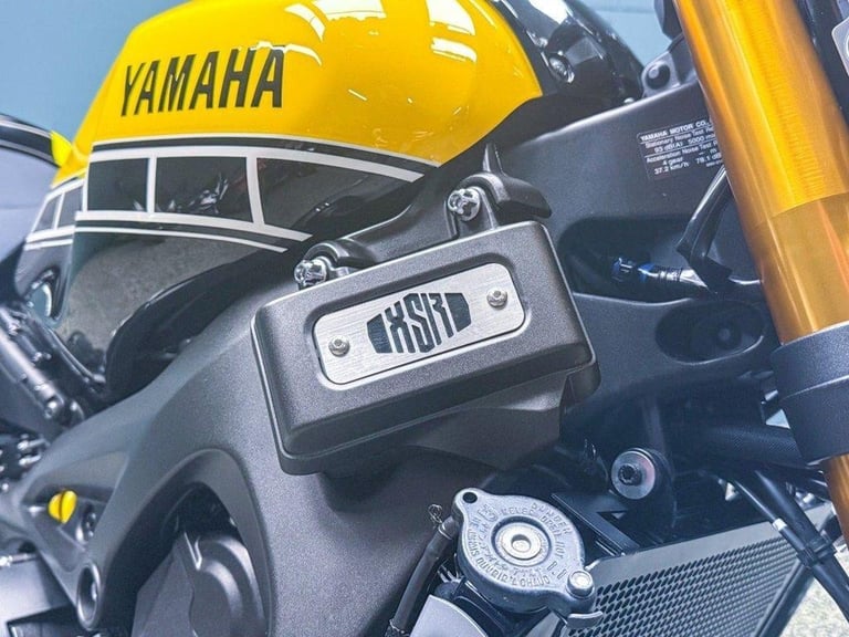 2016 66 YAMAHA XSR900 60TH ANNIVERSARY 900 ABS SPORT HERITAGE - LOW MILES
