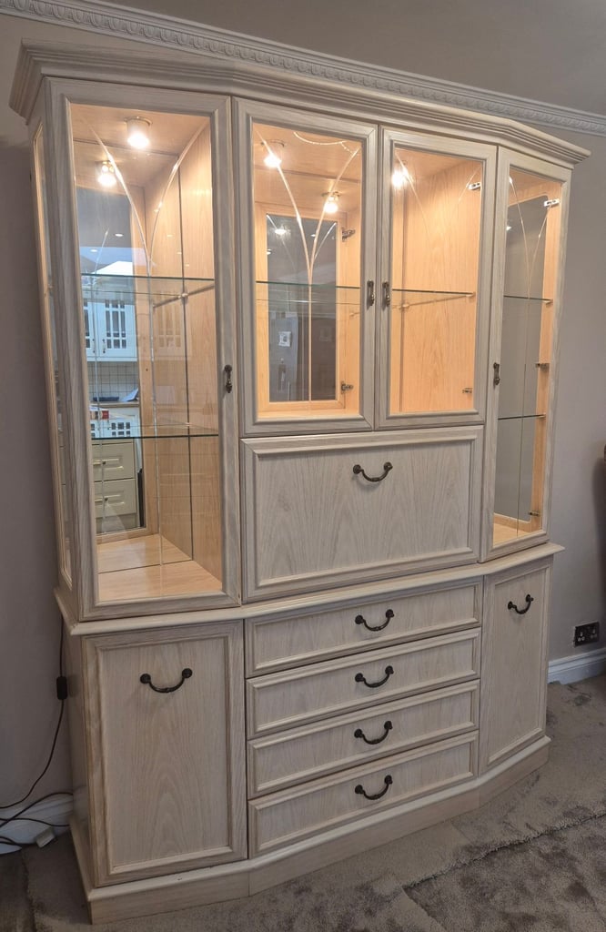 G Plan Limed Oak Large Display Mirrored Cabinet in limed oak with lighting and glass doors.
