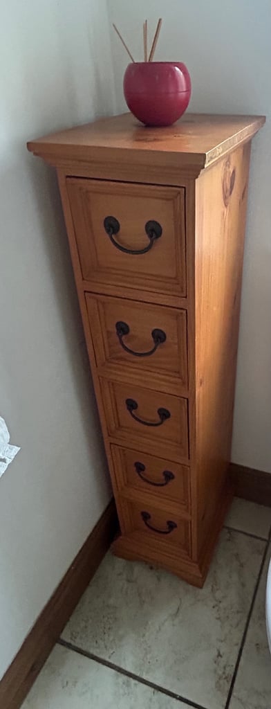 image for Tall chest