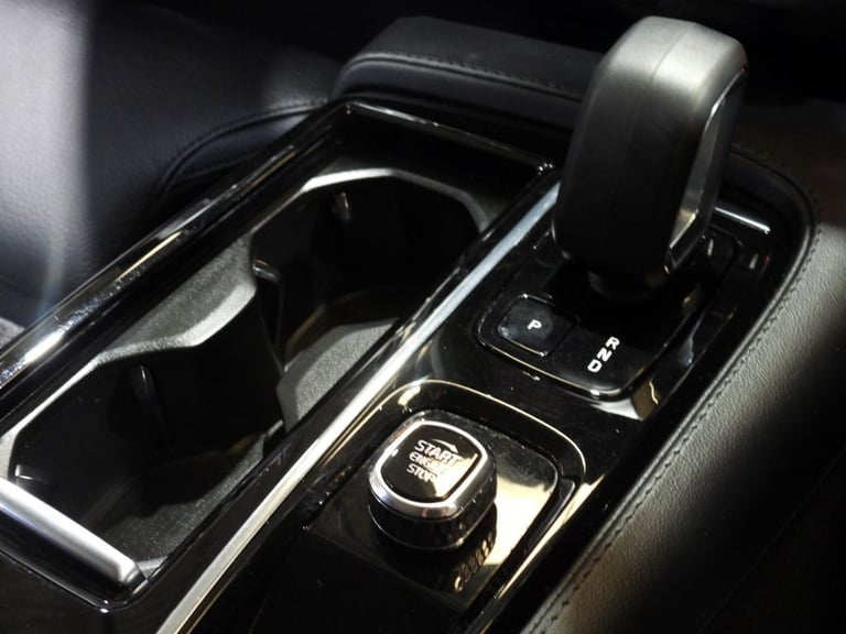 2023 73 VOLVO S90 2.0H T8 RECHARGE 18.8KWH PLUS SALOON 4DR PETROL PLUG-IN HYBRID