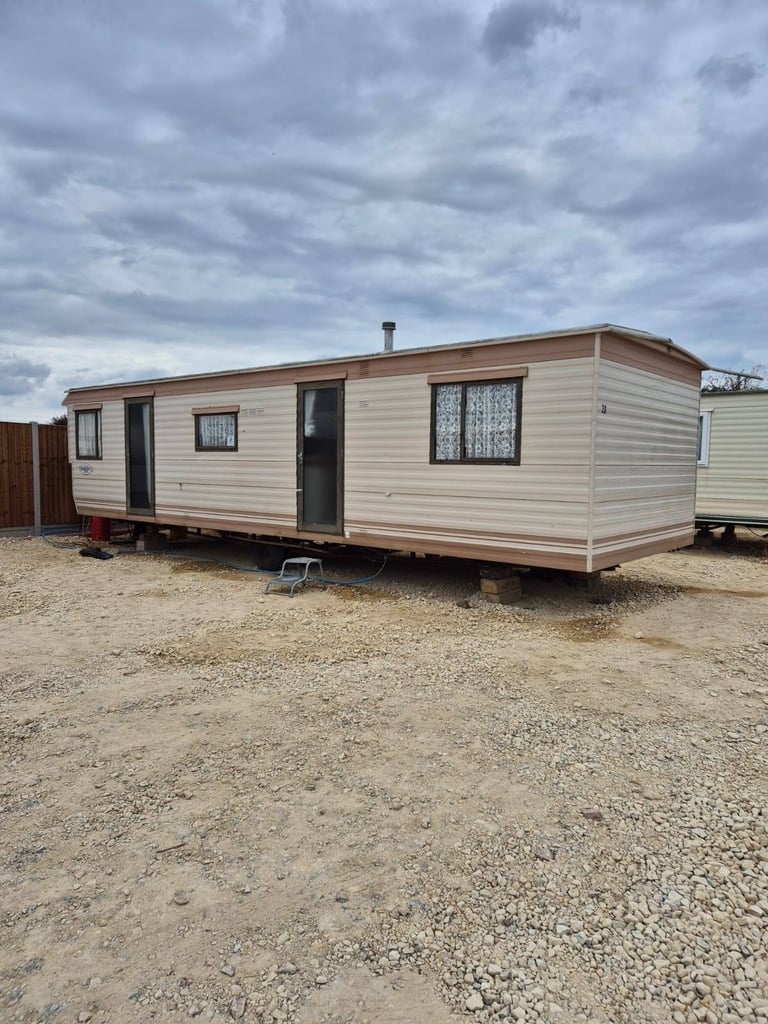 For Rent: Spacious Two-Bedroom Static Caravan in Cottenham, Cambridge