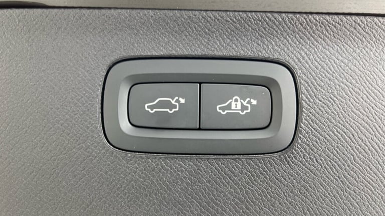 2024 Volvo XC90 Plus, B5 AWD Mild hybrid, Petrol, Dark, 7 Seats (Blond Leather, BLIS) Estate Petr...