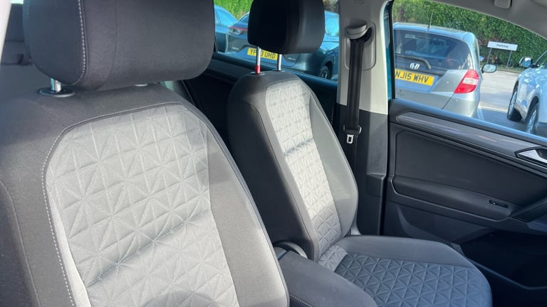 2022 Volkswagen Tiguan 2.0 TDI Life 5dr DSG Diesel Estate Estate Diesel Automatic