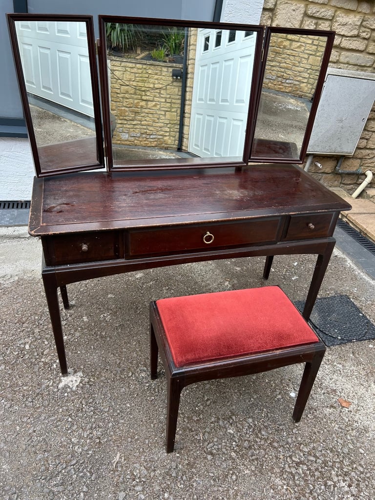 Stag Minstrel Dressing table 