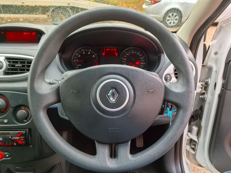 2009 Renault Clio 1.1 Clio Expression 16v 5dr Hatchback Petrol Manual