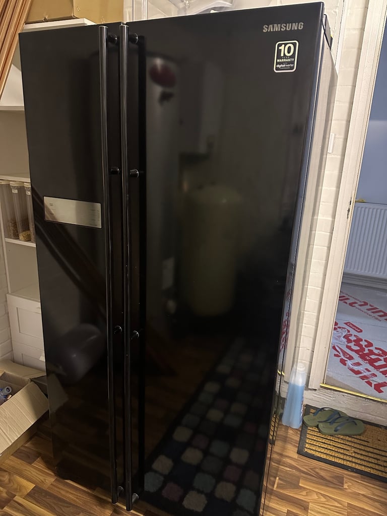 image for Samsung American style fridge freezer Model number RS7527BHCBC