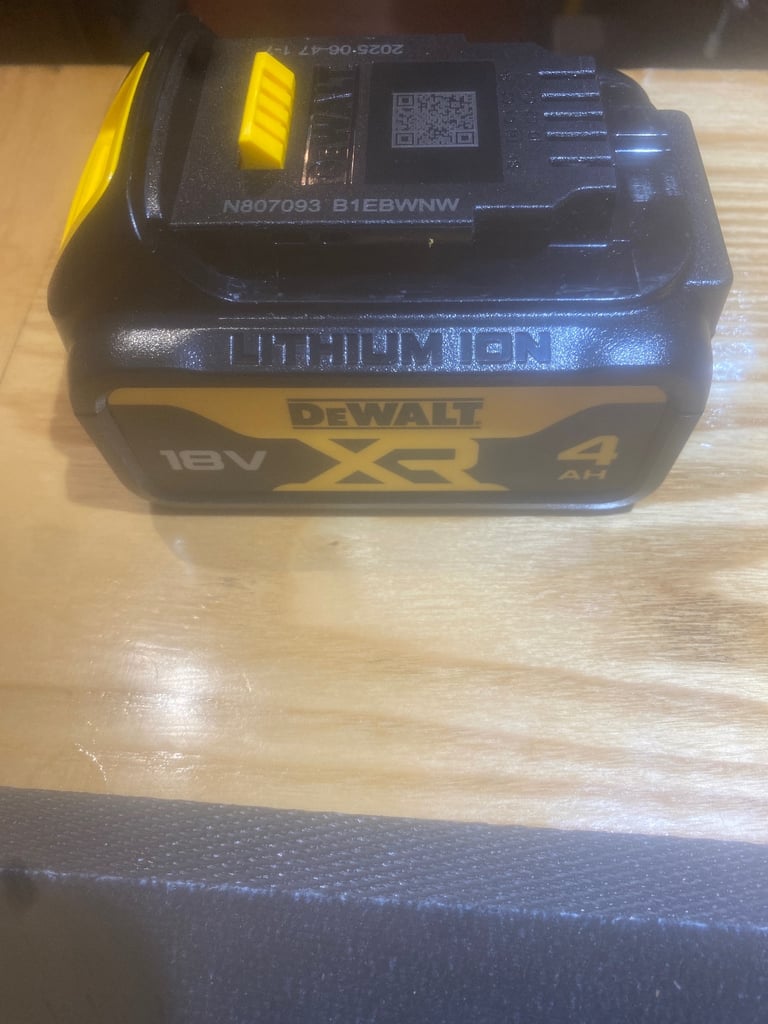 Brand new 18v dewalt 4amp battery